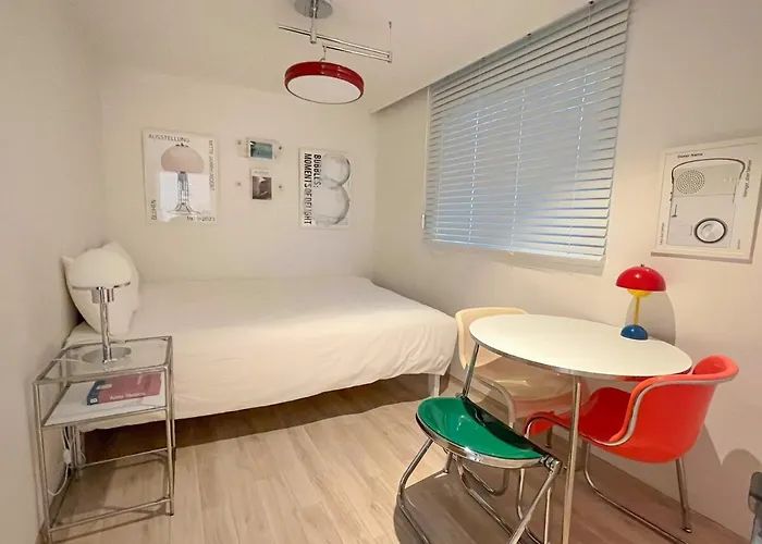 Retro Flowㅡmellow 2 Apartment
