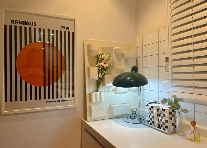 Retro Flowㅡmellow 2 Apartment *