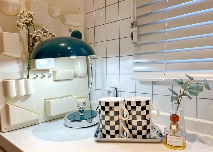Apartment Retro Flowㅡmellow 2