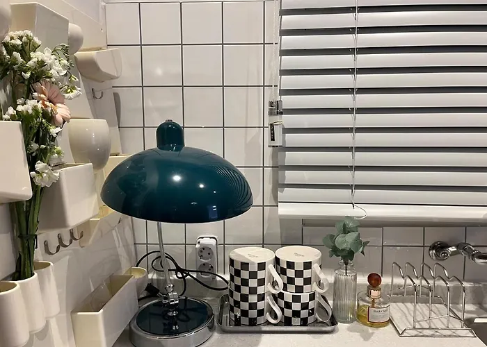 Apartment Retro Flowㅡmellow 2 Seoul